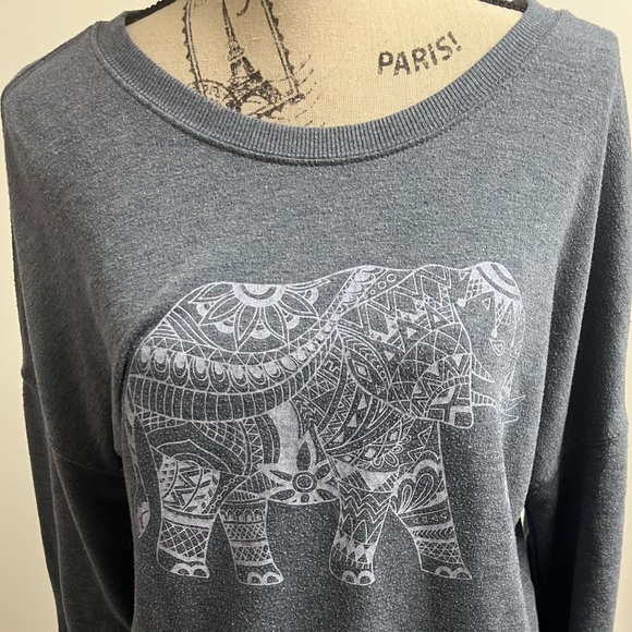 Y2k Blue Elephant Crewneck! - Picture 7 of 13